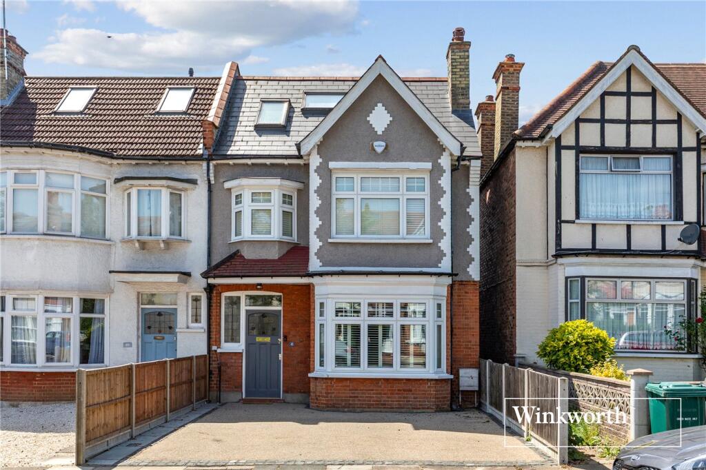 Main image of property: Queens Avenue, Finchley, London, N3