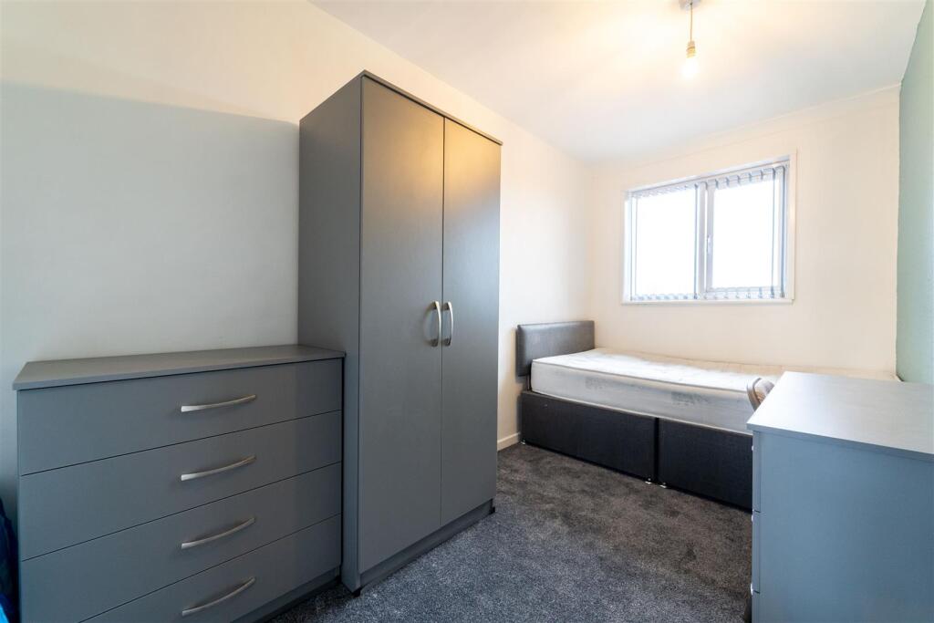 5 bedroom house for rent