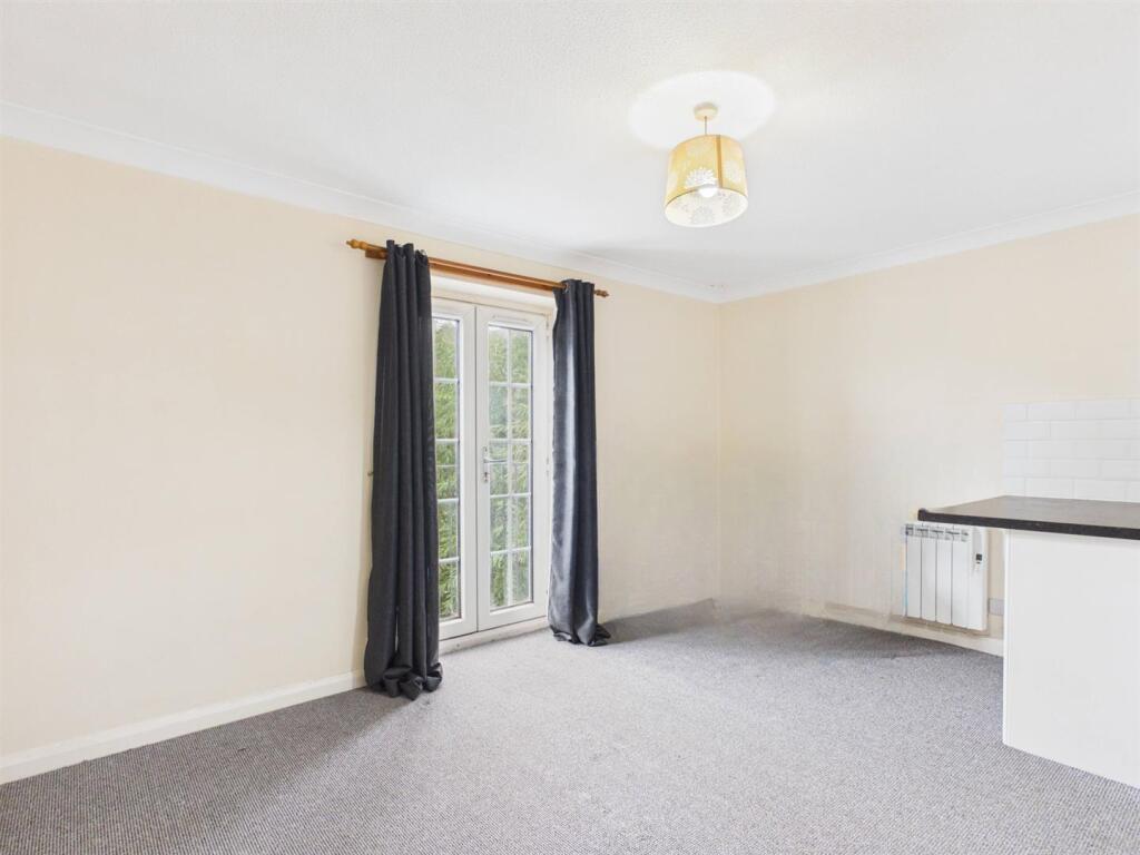 Apartment in Leicester - View 3