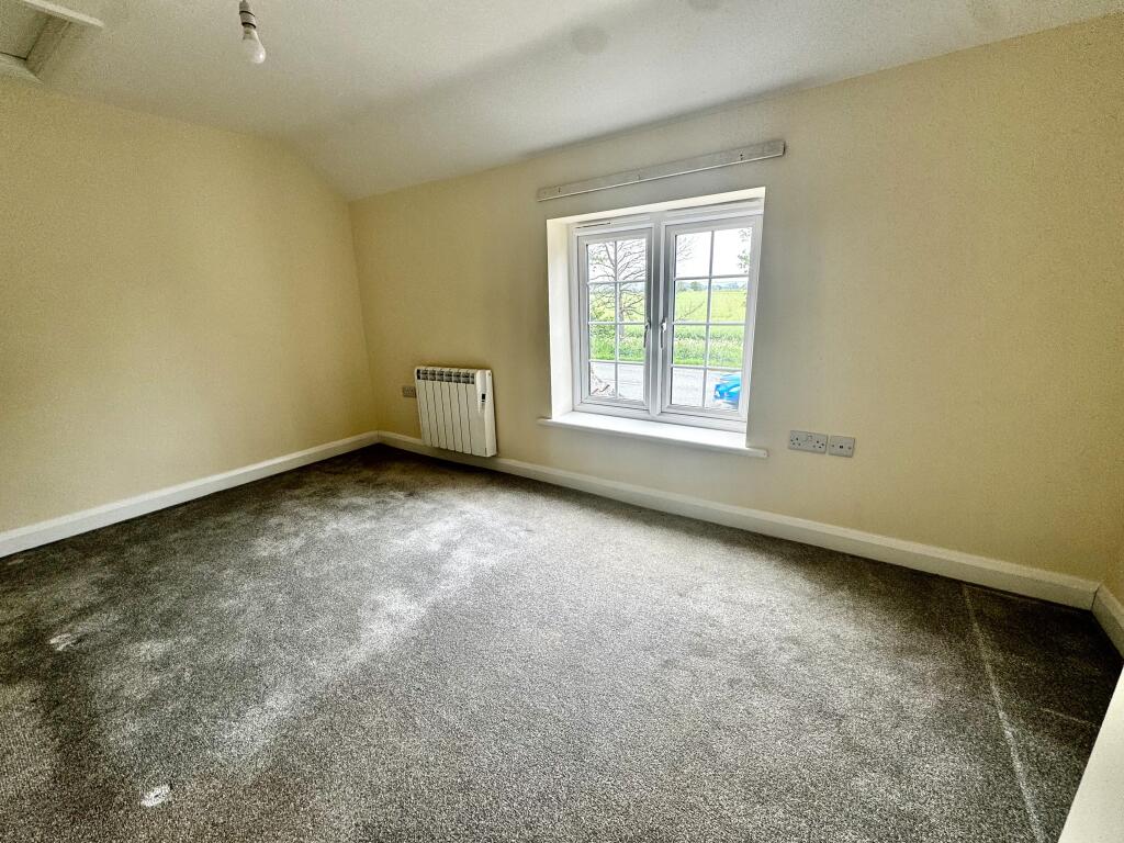 House in Lincoln - View 5