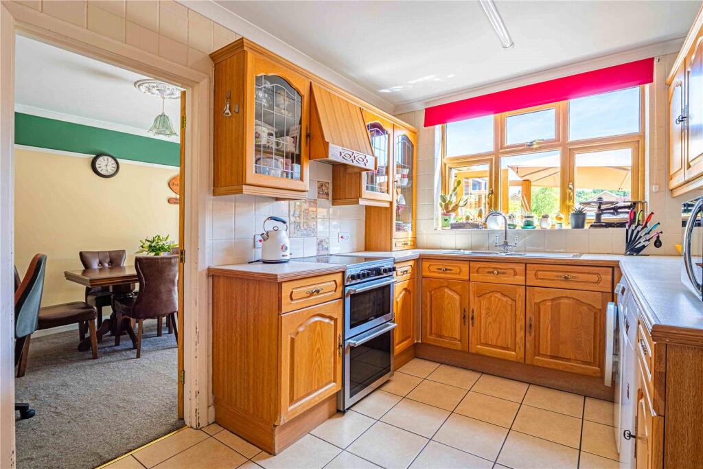 House in Dunstable, Central Bedfordshire - View 5