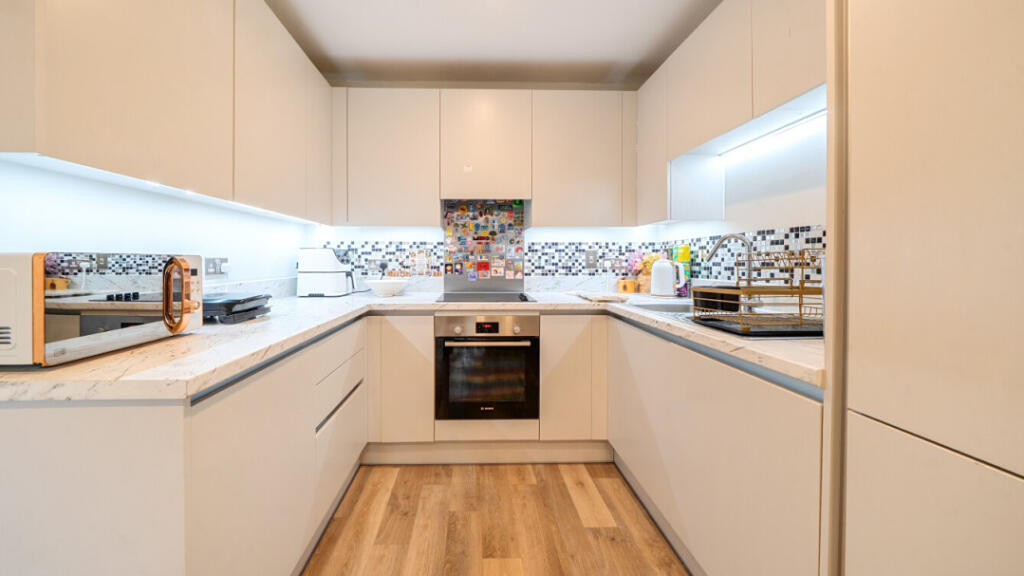 Apartment in London - View 5