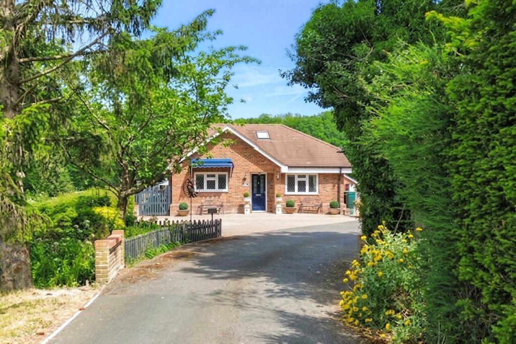 Main image of property: New Road, Pamber Green, Tadley, Hampshire, RG26