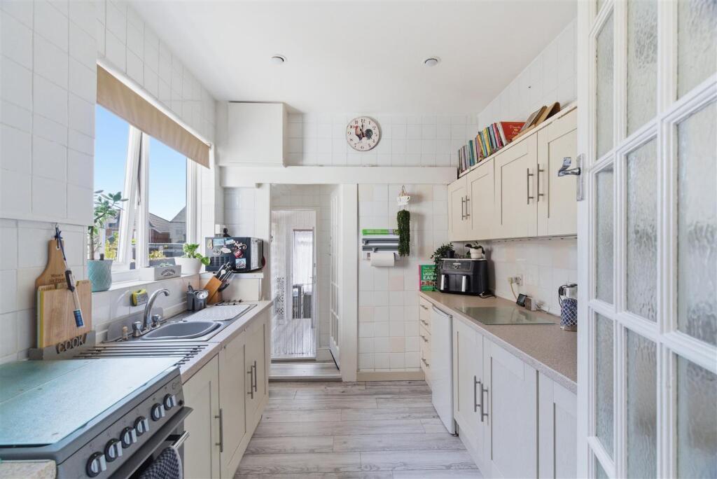 House in Withernsea - More