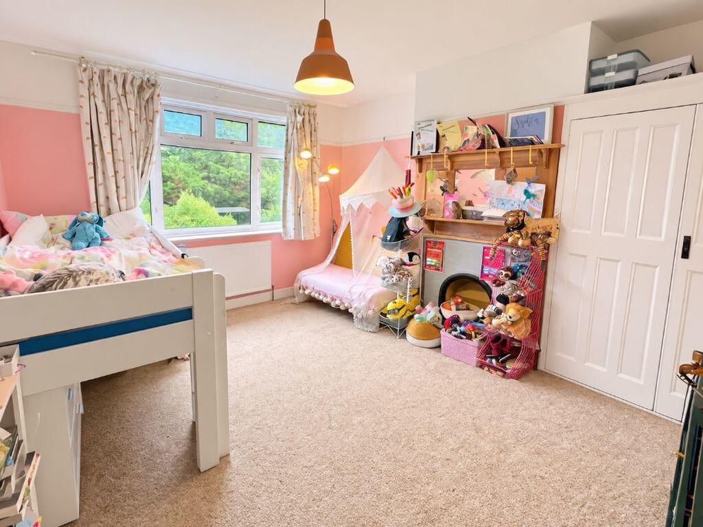 House in Worthing, West Sussex - More