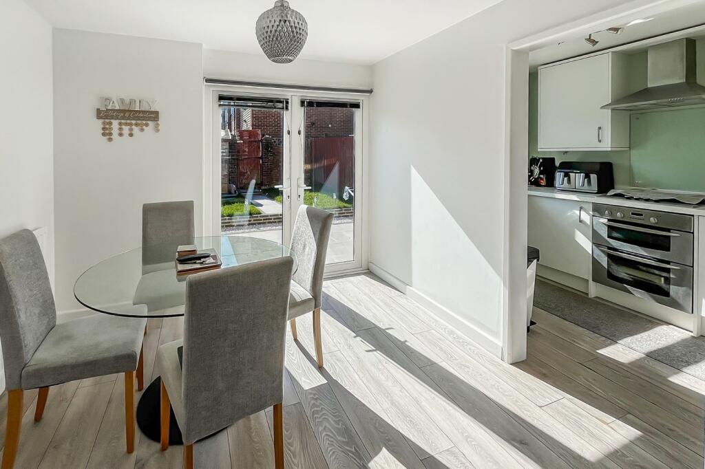 Wolstenbury Road, Rustington, Littlehampton, West Sussex photo 4