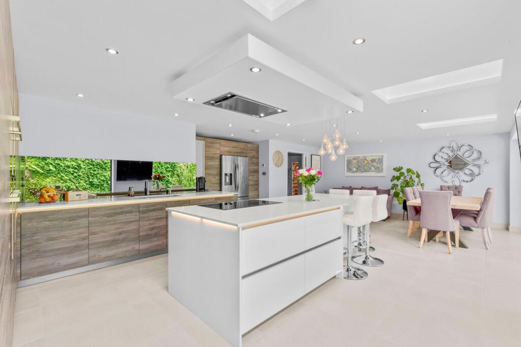 House in Penn, Chepping Wycombe - View 5