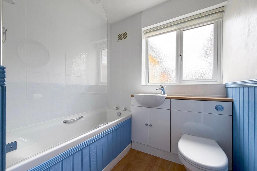 House in Gillingham, Medway - More