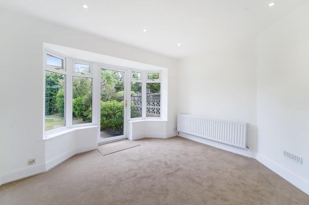 House in Kingston upon Thames - View 4
