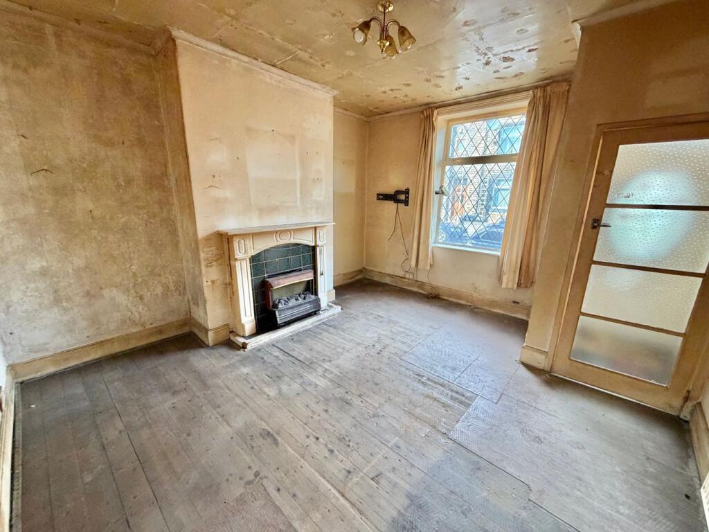 House in Bradford, Stockbridge, Keighley - View 2