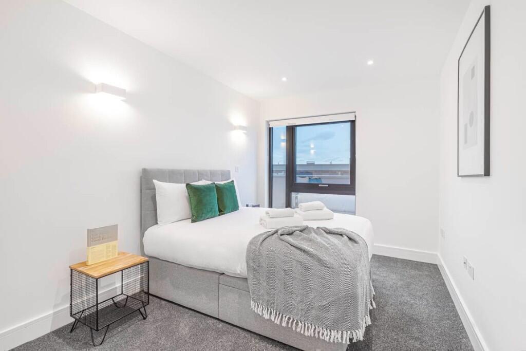 Apartment in Twickenham - View 2
