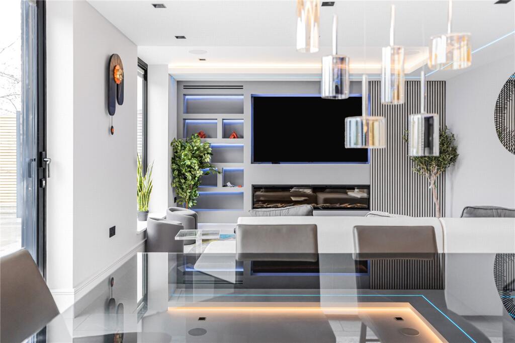 House in St Albans - View 4