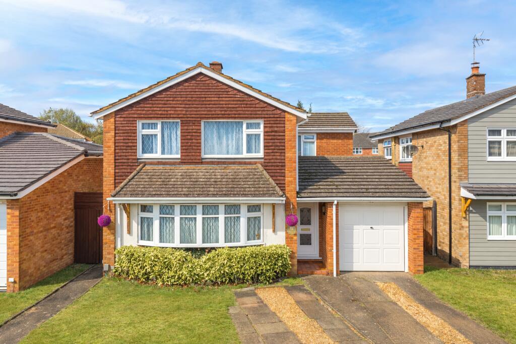 Main image of property: Ennerdale Avenue, Dunstable, Bedfordshire, LU6