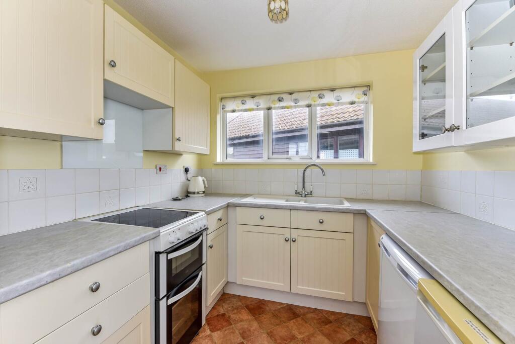 Green Court, East Wittering, West Sussex, PO20 photo 2
