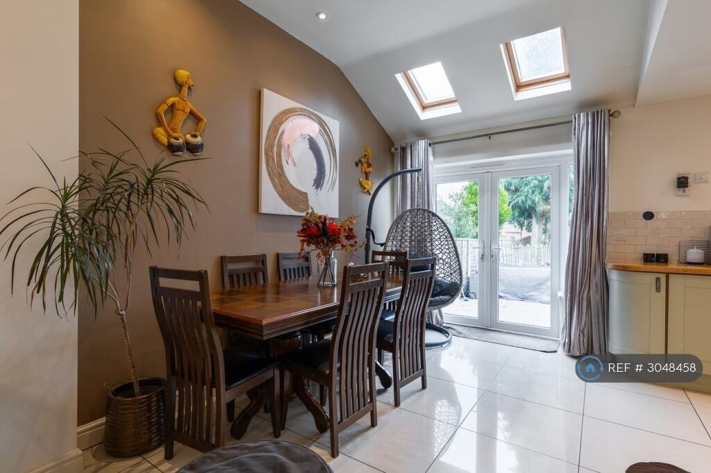 Kingslea Road, Solihull, B91 photo 4