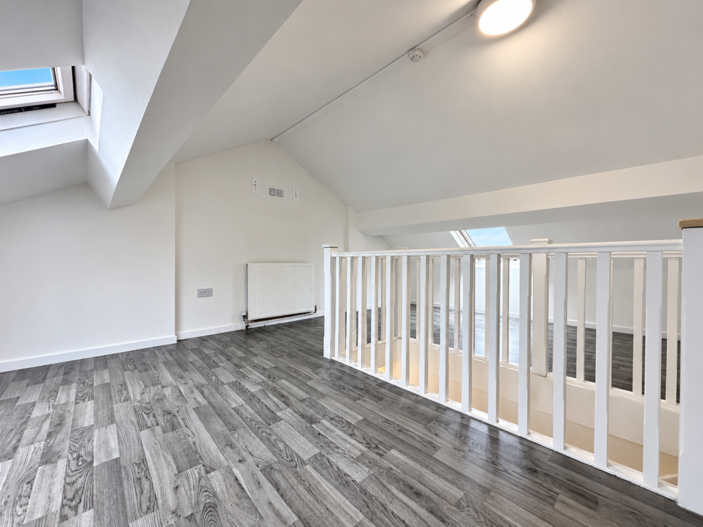 House in Wakefield - View 5