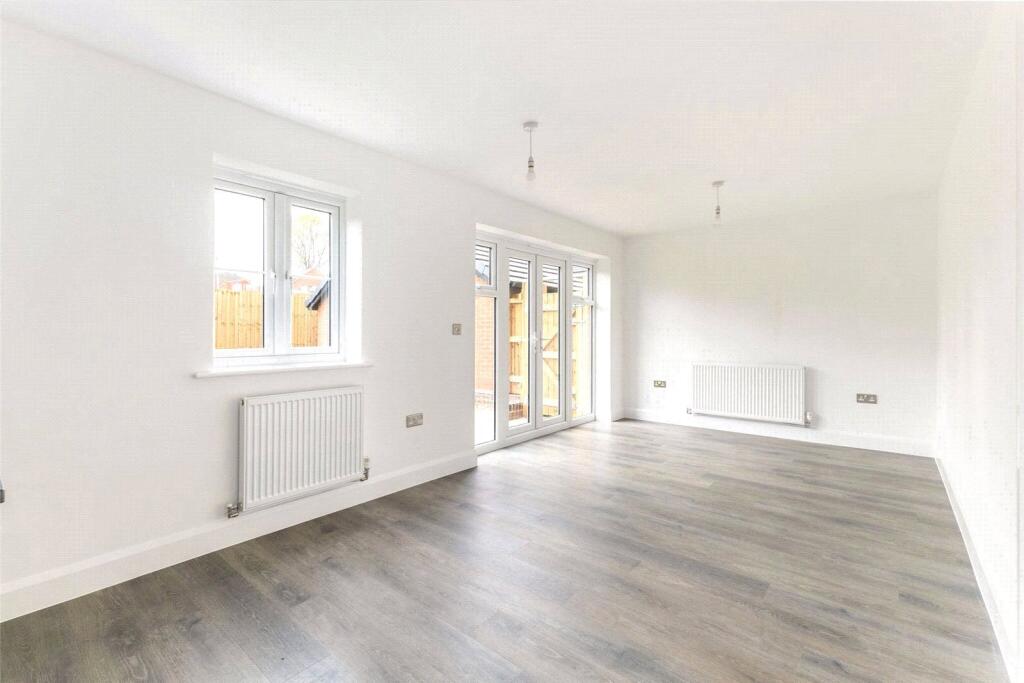 House in Stoke-on-Trent - View 4