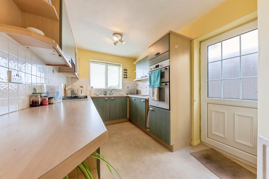 House in South Kesteven, Grantham - More
