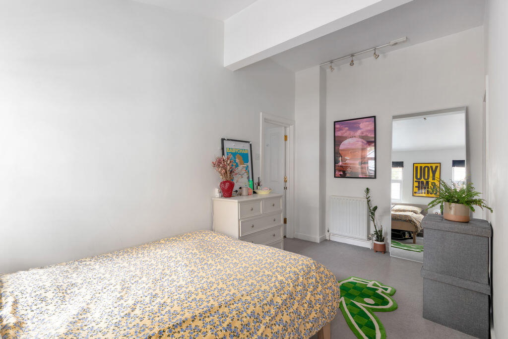 House in London - View 5