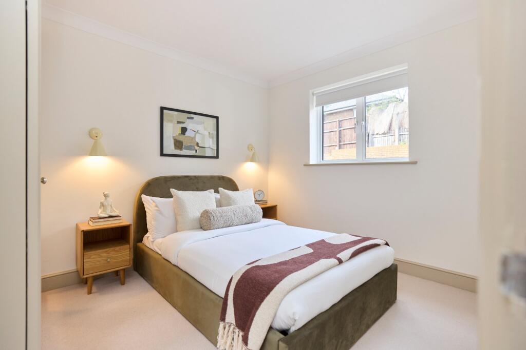 House in London, City of Westminster - More