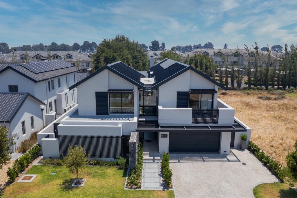 Main image of property: Paarl, Western Cape