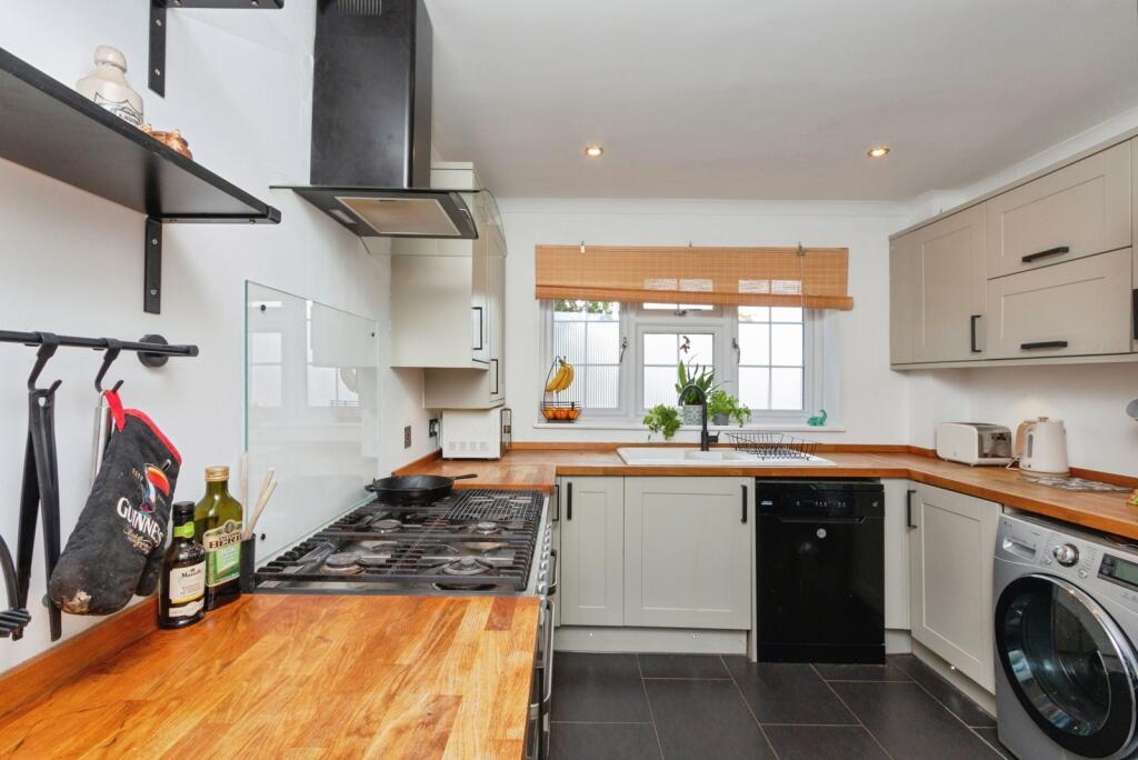 House in Guildford - View 5