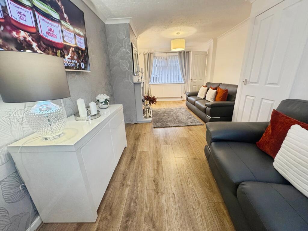 Avon Drive, Paisley photo 3