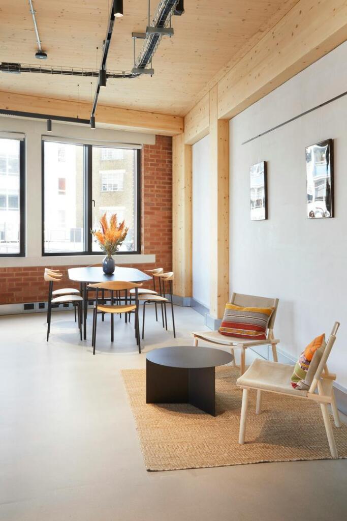 Studios office 22.jpg