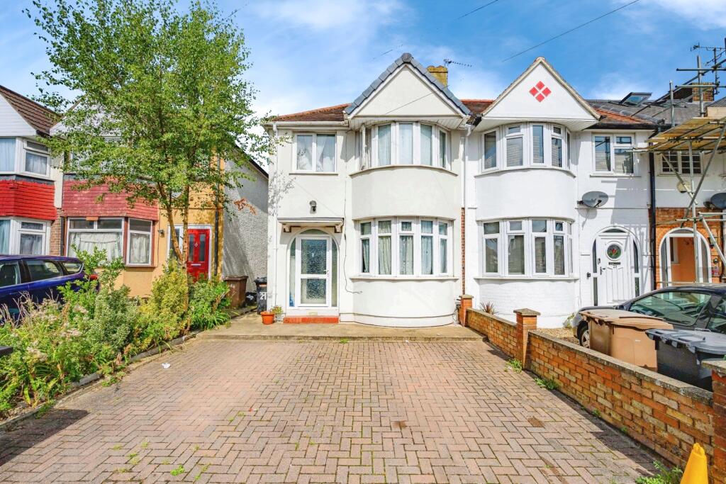 Main image of property: Willow Way, LUTON, Bedfordshire, LU3