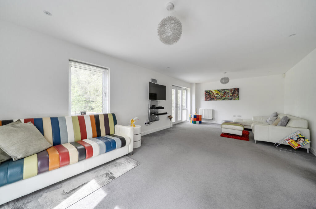 House in Bracknell - View 4