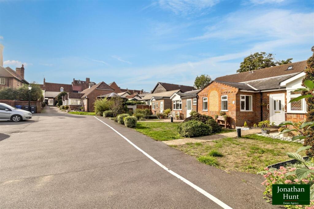 House in Stevenage - View 2