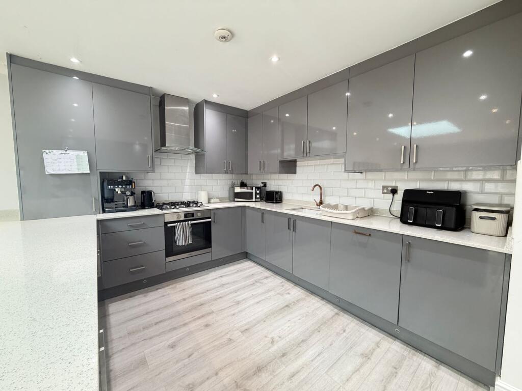 House in Spelthorne, Surrey - More