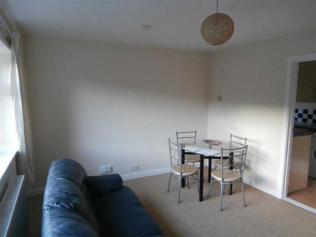 Apartment in Southampton - View 2