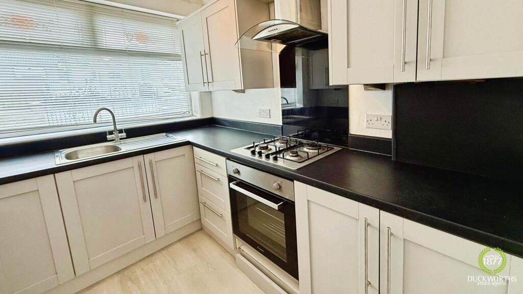 Minster Crescent, Darwen, BB3 photo 3
