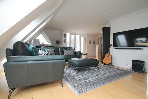 Apartment in Croydon - View 4