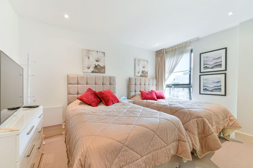 Apartment in London - View 5