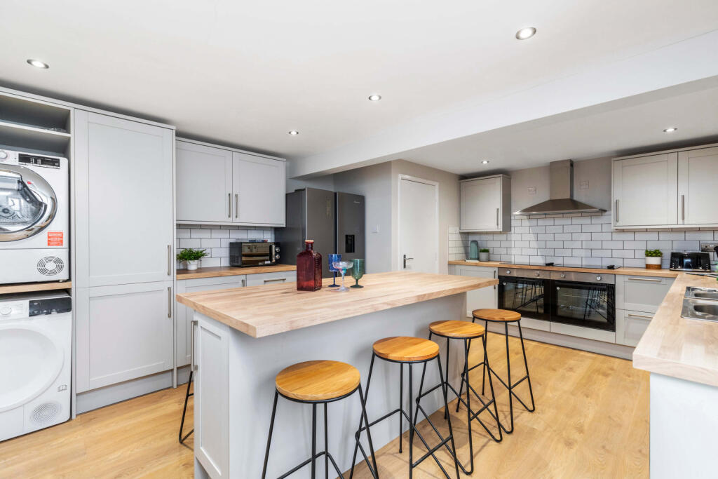 54, Headingley Avenue, Leeds photo 3