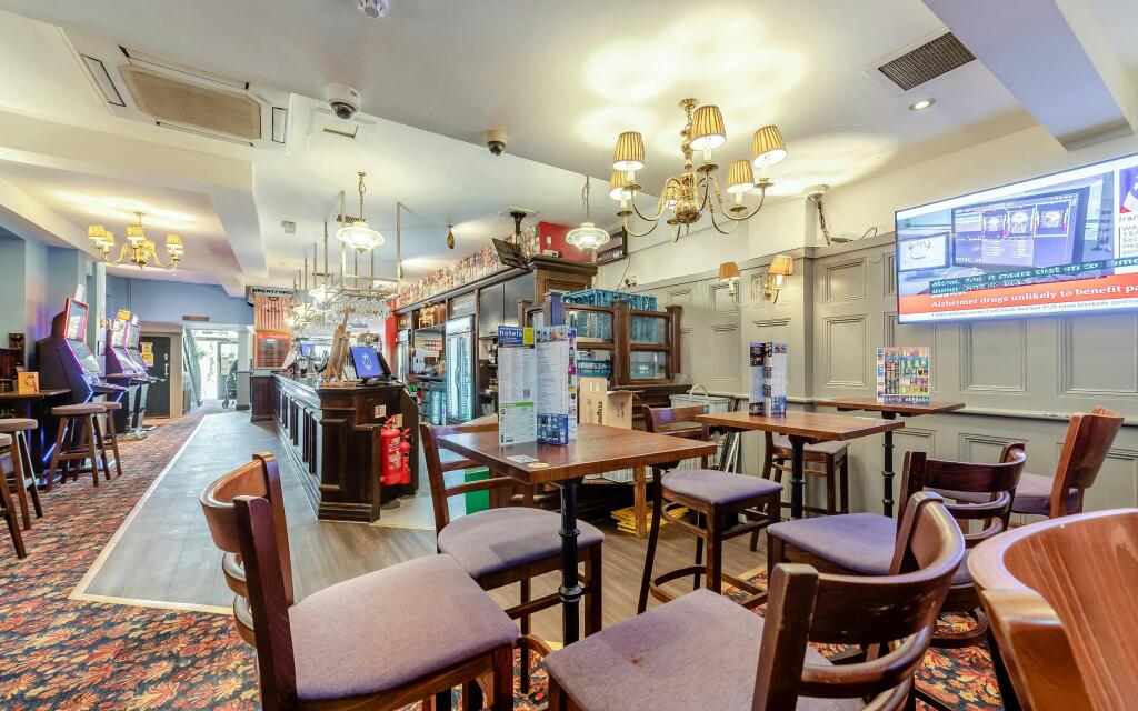 8682282-interior11.jpg