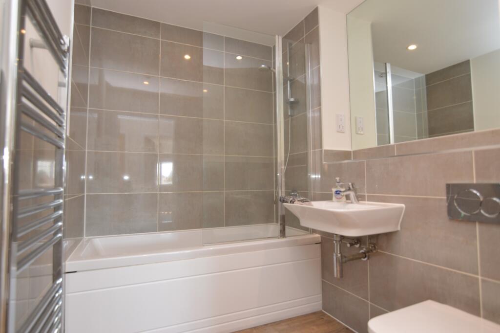 Apartment in Reading - View 5