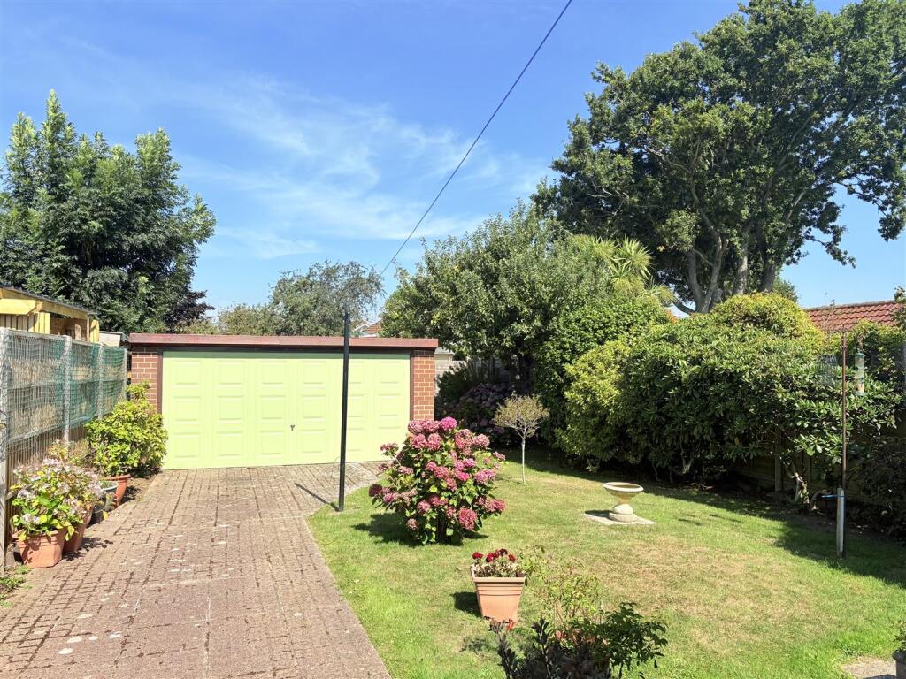 Mancroft Avenue, Stubbington, Fareham photo 3