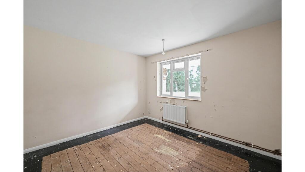 31 Talbot Close, Newbury, Berkshire, RG14 - View 5