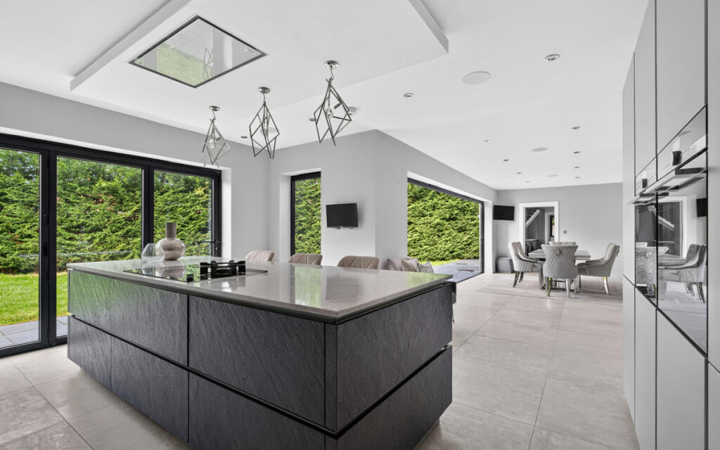 Widney Manor Road, West Midlands, B91 photo 4
