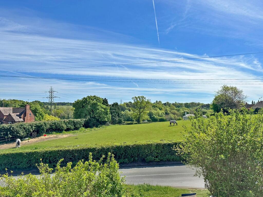 School Road, Wombourne, WV5 photo 3
