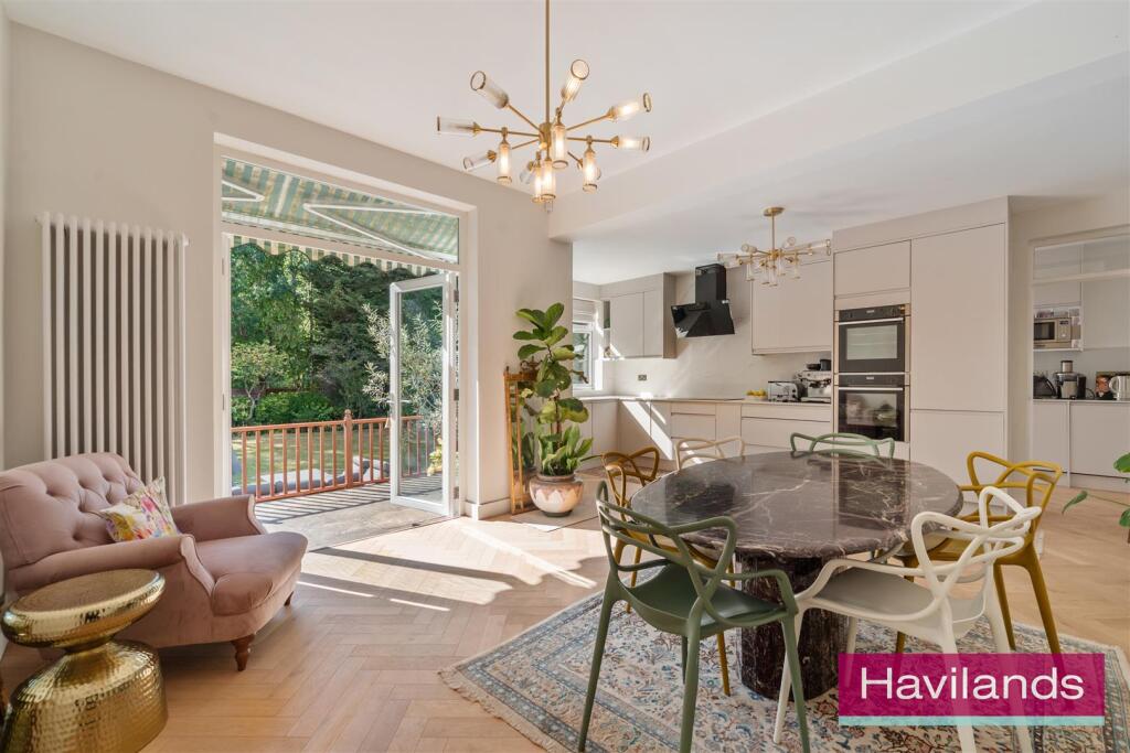 House in London, Winchmore Hill, Edmonton - View 5
