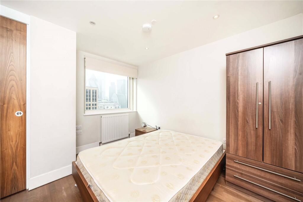 Apartment in London - More
