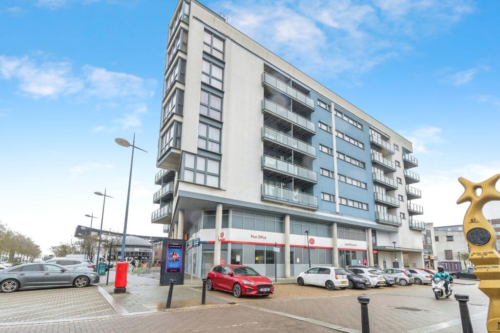 Main image of property: Lower Twelfth Street, Milton Keynes, Buckinghamshire, MK9