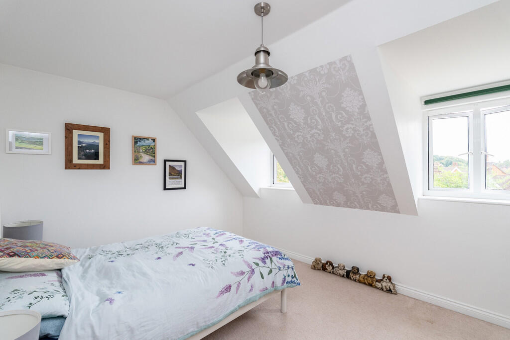 Apartment in Redhill - View 4