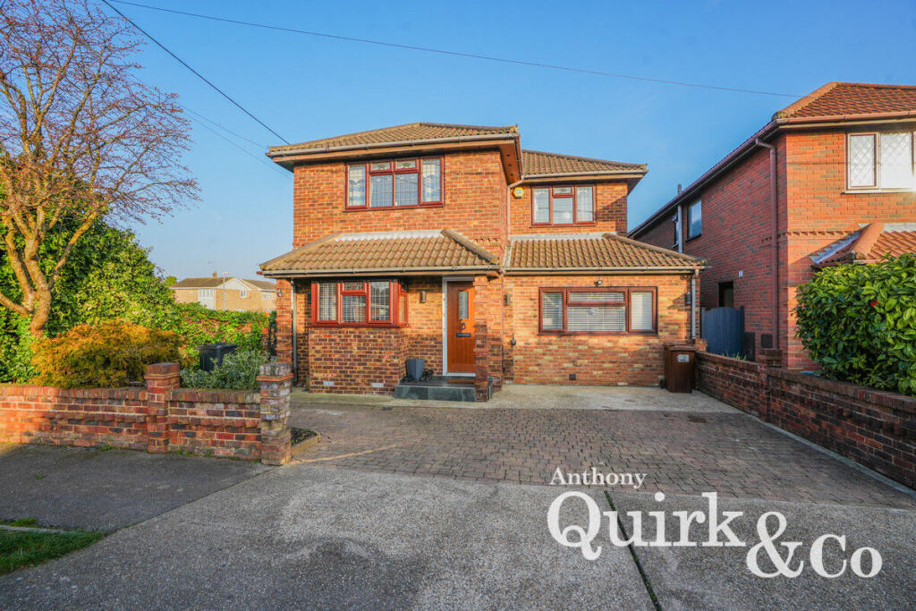 5-bed detached on Nevada Road, Canvey Island, SS8, £490,000