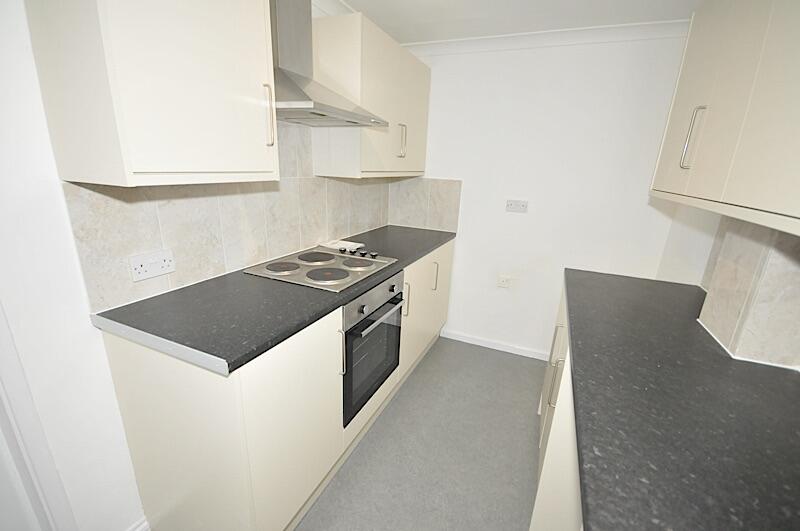 STOURBRIDGE - Redhill Close photo 4