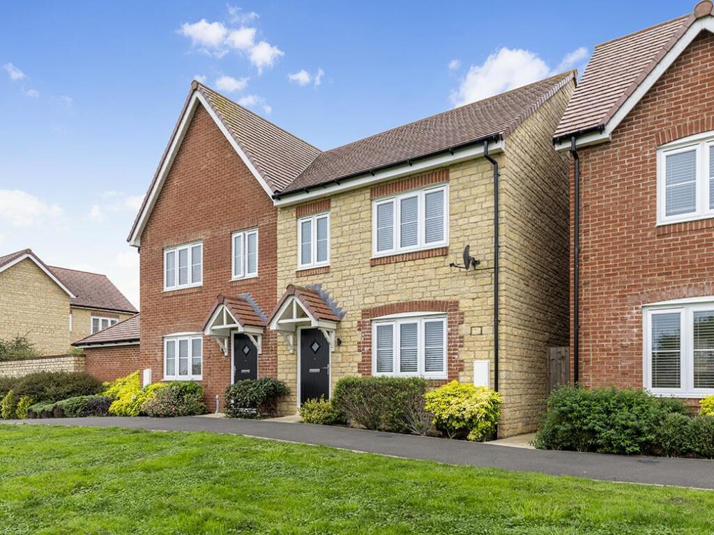 3-bed semi-detached on 17, Crackmore Drive, Milborne Port, Sherborne, £315,000